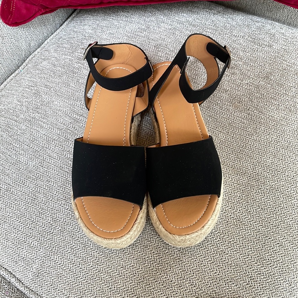 NWOT Black espadrilles, size 7.5